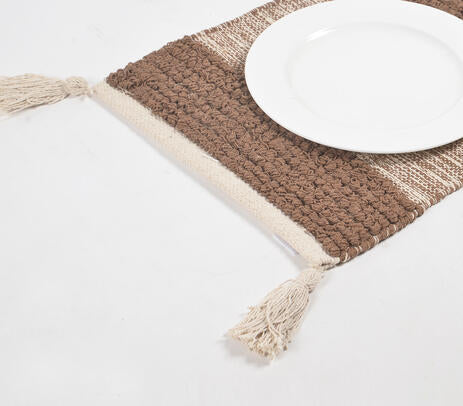 Cocoa placemats with tableware