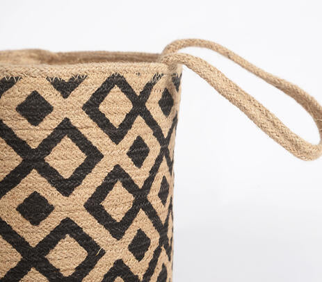 Diamond jute basket full view