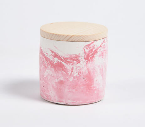 French cut roses candle jar close-up of marbling
