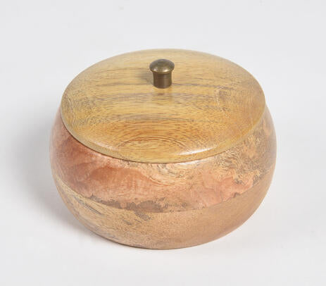 Wooden bowl with lid full view