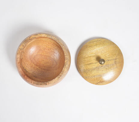 Wooden bowl with lid base detail