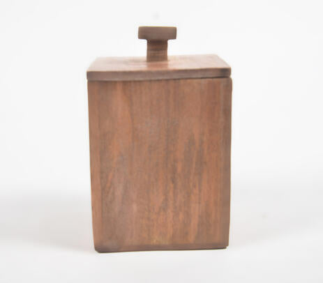 Wooden square jar lid detail