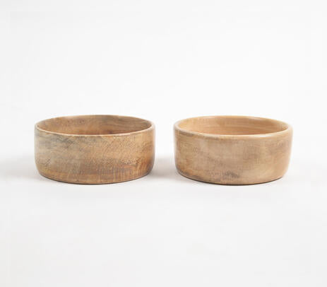 Acacia bowls set paired with tableware