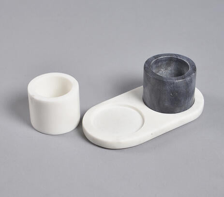 Marble condiment set side view showing contrast