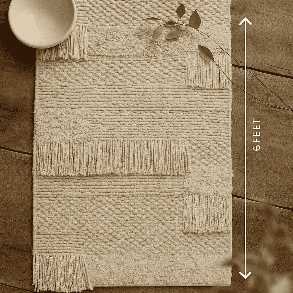 Close-up of the rug's woven edge