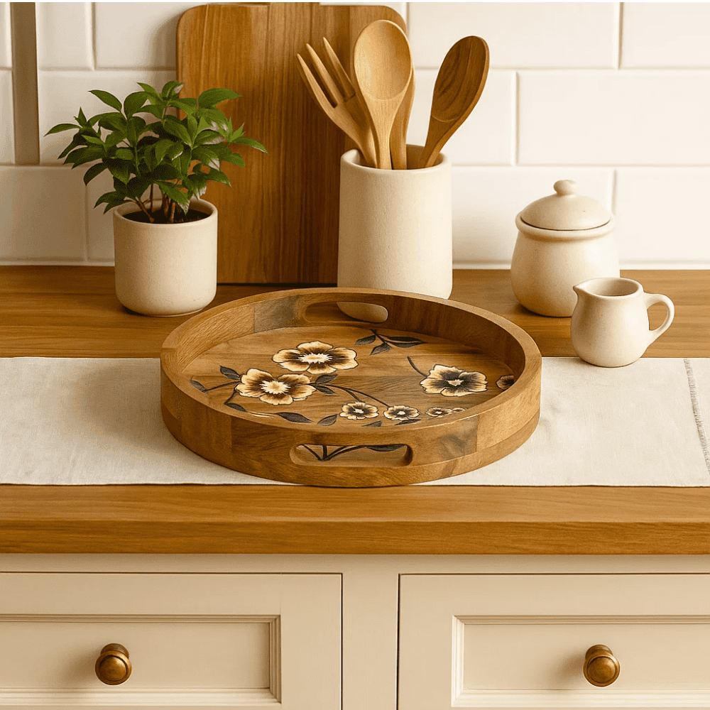 Floral mango wood tray edge detail