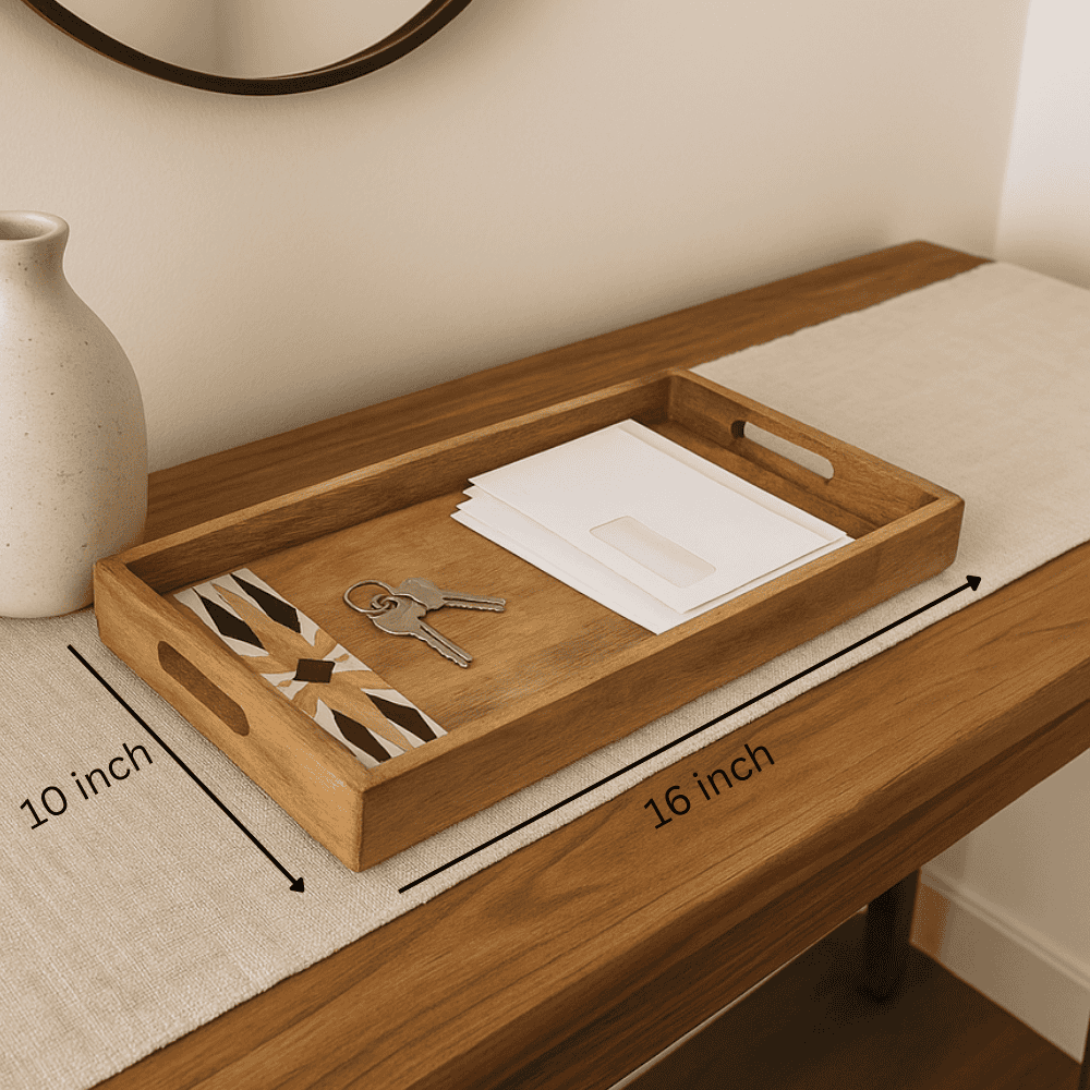 Handcut mango wood tray edge detail