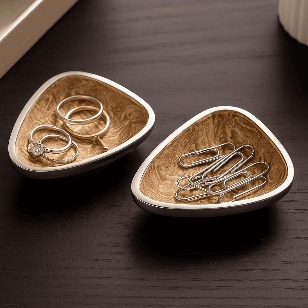 Aluminium bowls with snacks