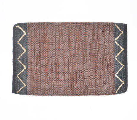Detail of the leather strips within the weave