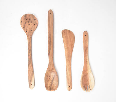 Acacia cooking spoons detail shot