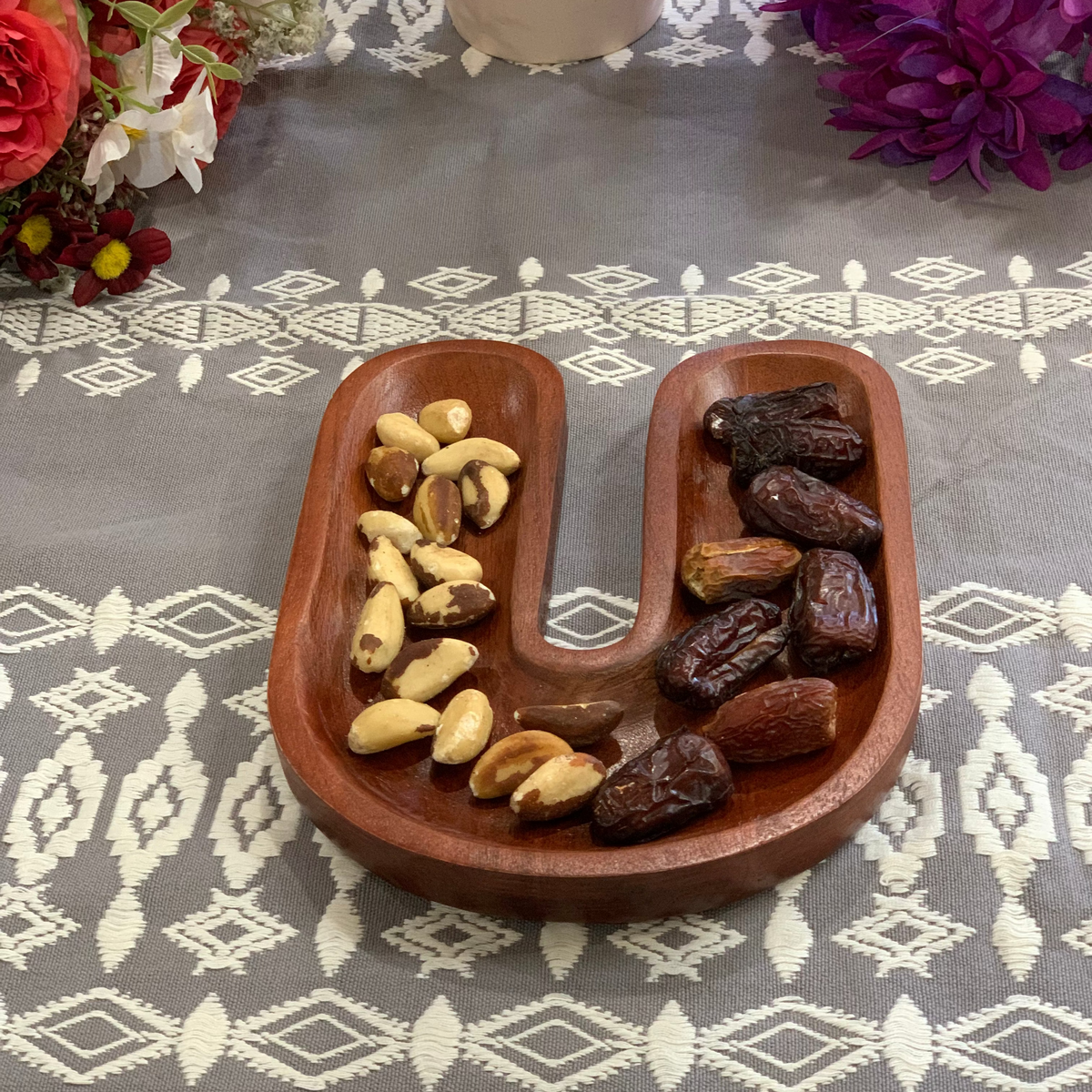 Magnet shaped platter lifestyle shot