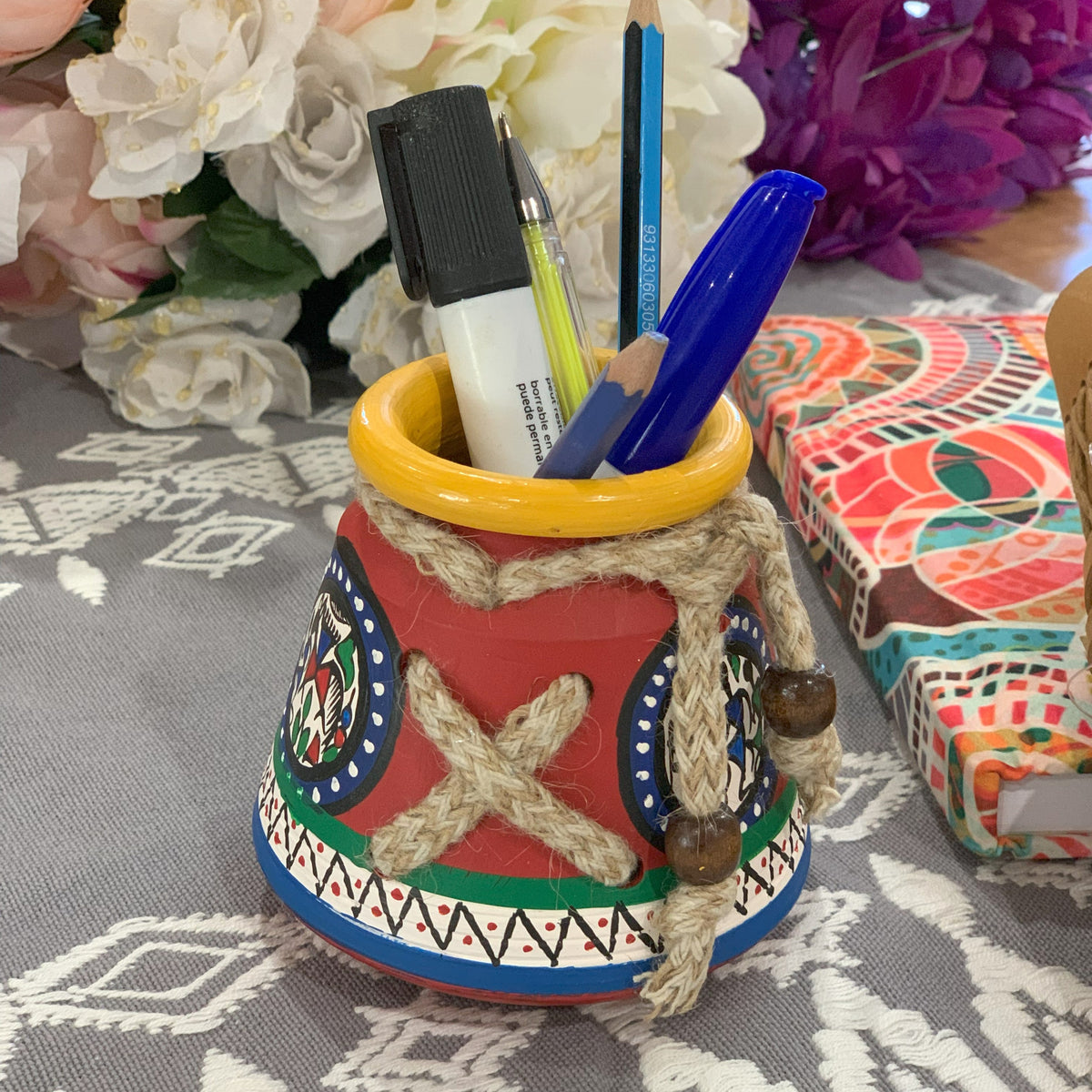 Clay pen stand back view
