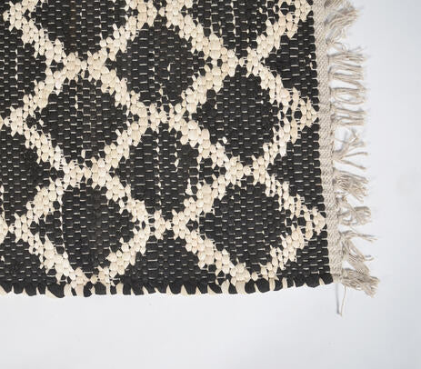 Handwoven Lattice Monochrome Tasseled Rug