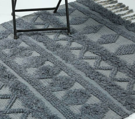 Tufted Ash Grey Tasseled Rug
