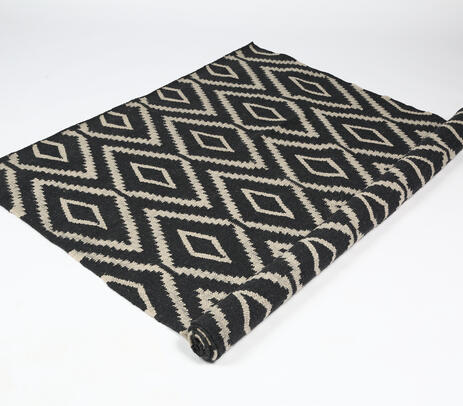Handwoven Monotone Diamond Jute & Wool Rug
