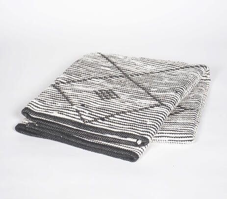 Diamond Patterned Greyscale Rug