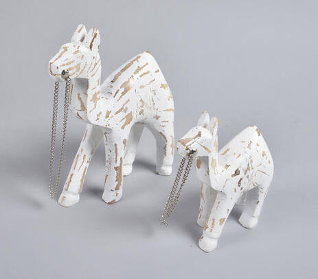 Handcarved Wooden Camel Sculpture Set – Rustic Tabletop Decor