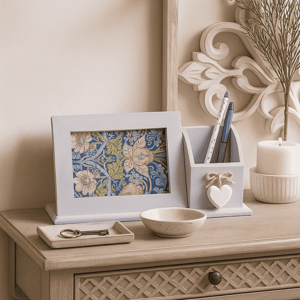 Handcarved Wooden Pen &amp; Photo Desk Stand – Rustic Organizer