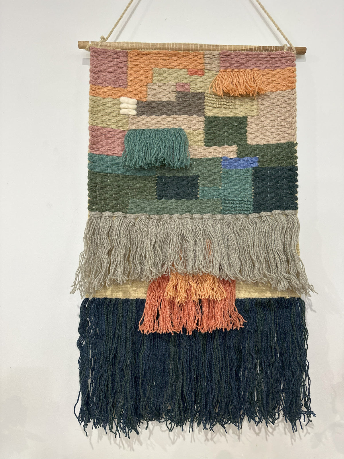 Fringed Wool Wall Hanging – Handwoven Boho Textile Decor