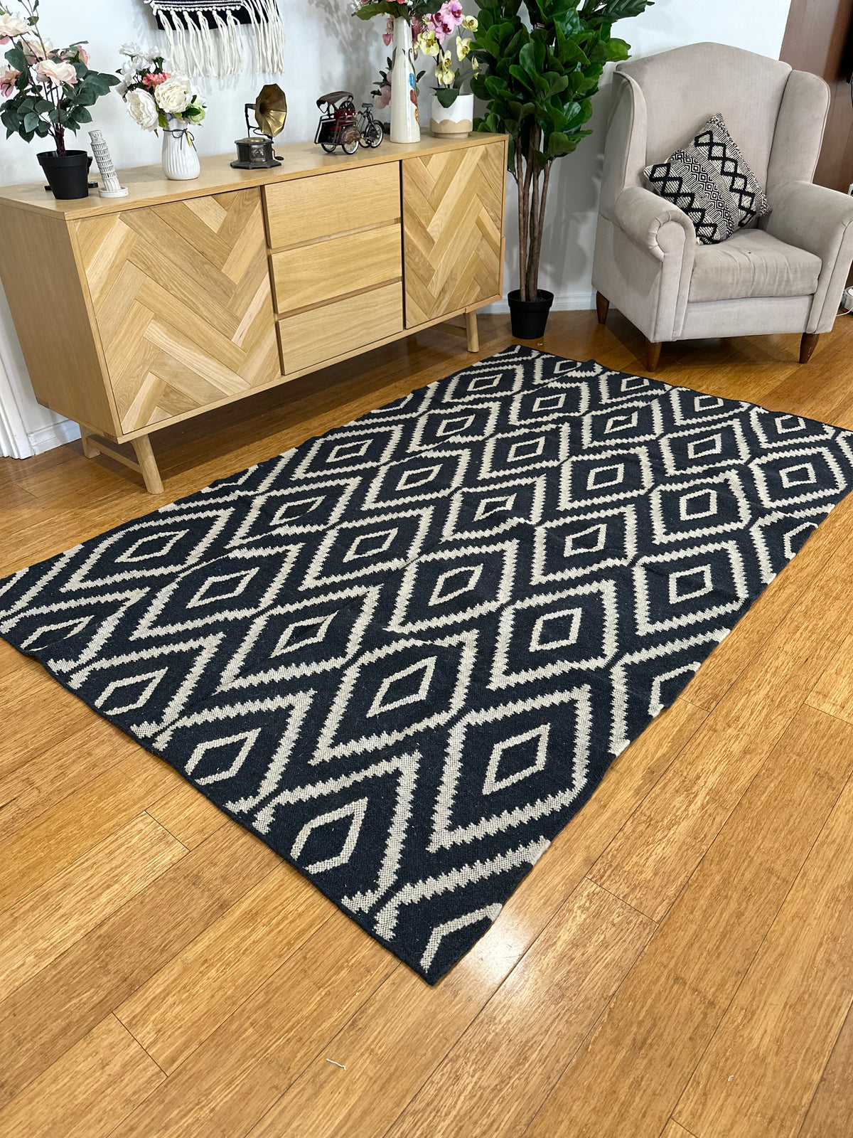 Handwoven Cotton &amp; Jute Diamond Monochrome Rug