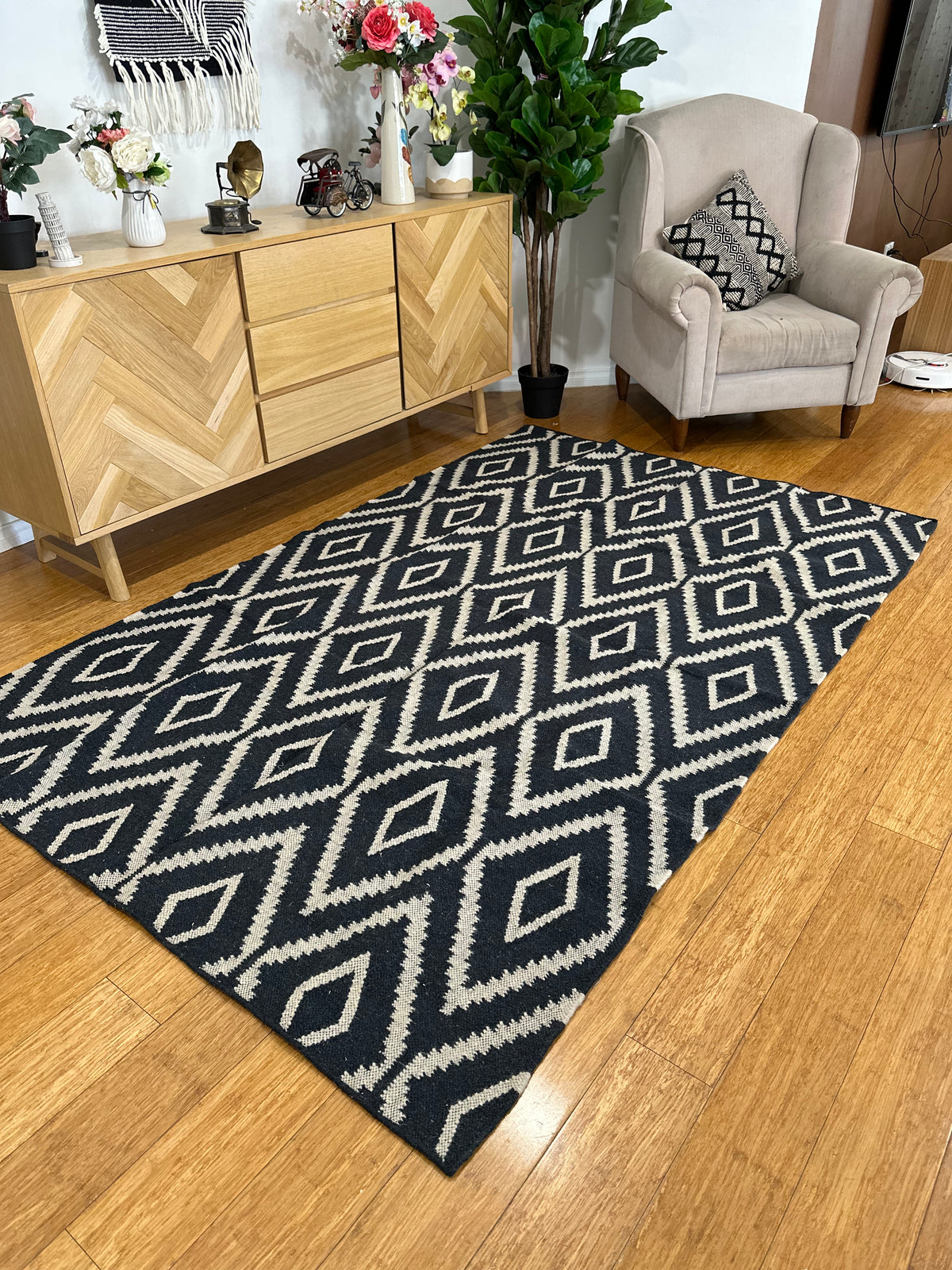 Handwoven Cotton &amp; Jute Diamond Monochrome Rug