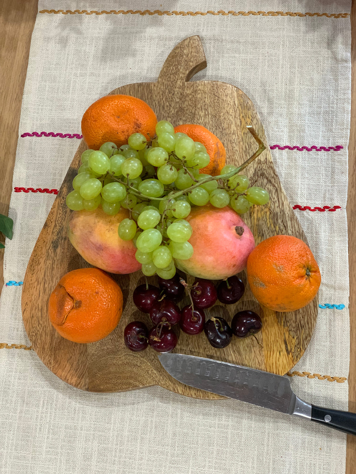 Hand Cut Mango Wood Pear-Shaped Chopping Board