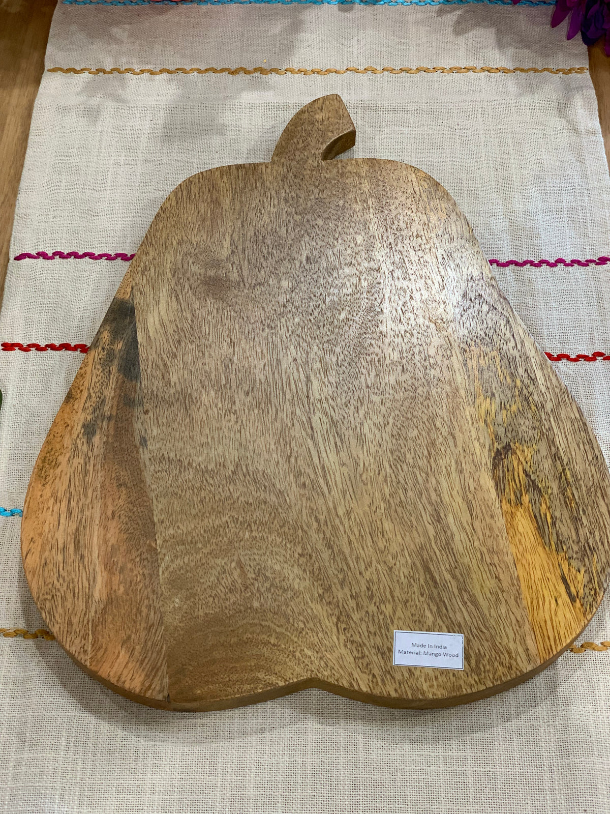 Hand Cut Mango Wood Pear-Shaped Chopping Board
